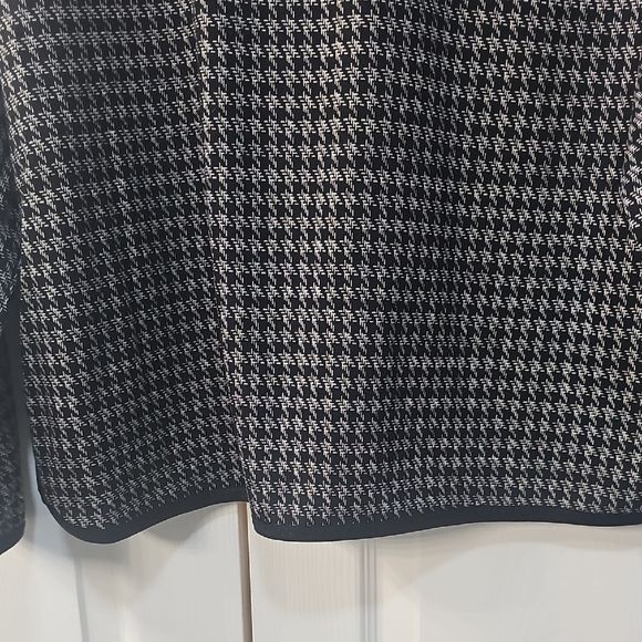 NWT MAX STUDIO Houndstooth Funnel Neck Long Sleeved Top 3 Sizes - Picture 6 of 16